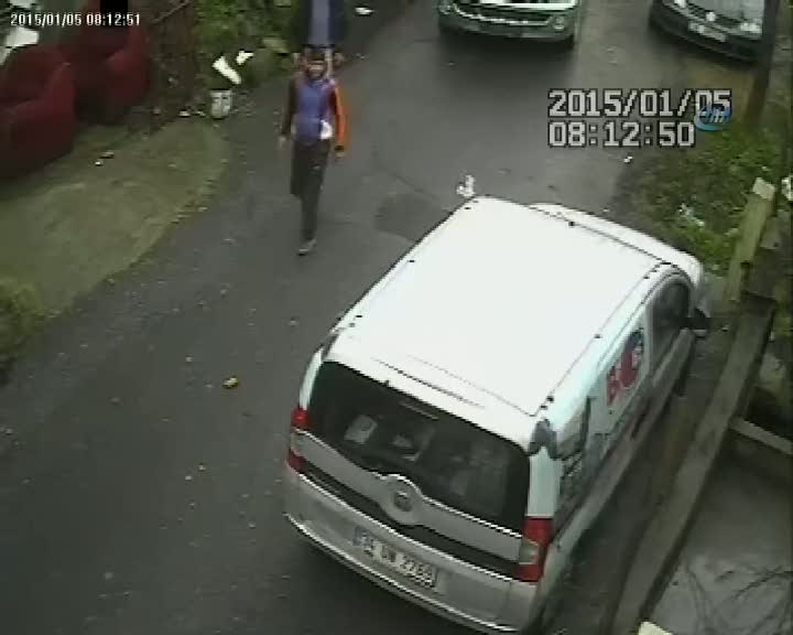 Güpegündüz 3 soyguncu aracı böyle soydu