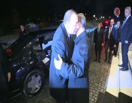 Davutoğlu Azerbaycan Cumhurbaşkanı ile görüştü