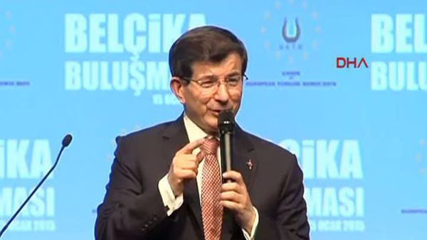 Davutoğlu: Brüksel'de Türk vatandaşlara hitap etti