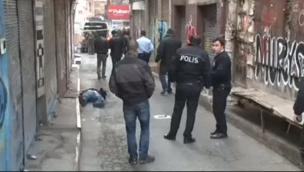 Beyoğlu'nda sokak ortasında cinayet