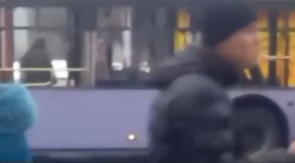 Ukrayna'da otobüs durağına saldırı: 13 ölü!