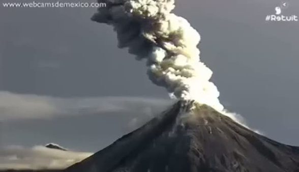 Meksika'da yanardağın patlama anı