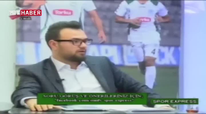 Canlı yayında üzerine dekor düştü