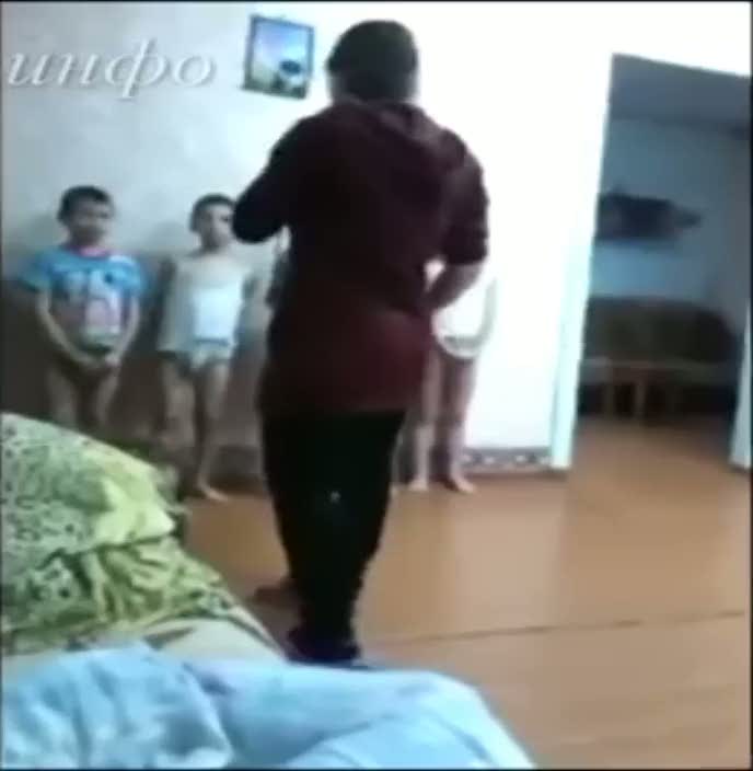 İşkence gören yetimler