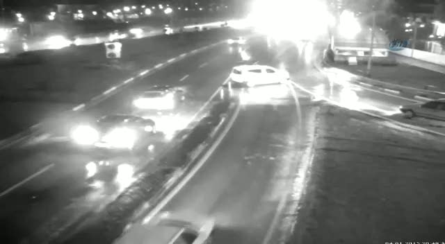 Karda kayan arabalar MOBESE kameralarına yansıdı