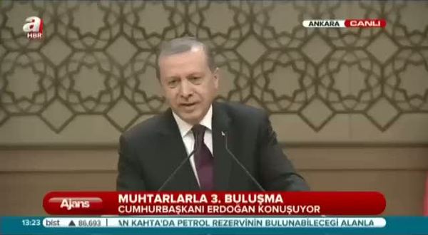 Erdoğan muhtarlarla birlikte hem güldü hem güldürdü