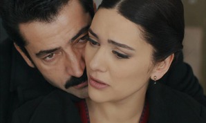 Turgut Feride'ye nasıl yardım ediyor?