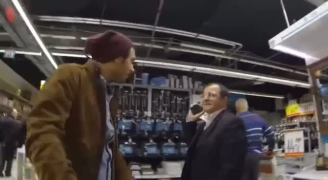 Hayrettin'in kilitlenip kalma şakası