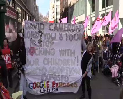 Tibetliler Londra'da Çin baskısını protesto etti