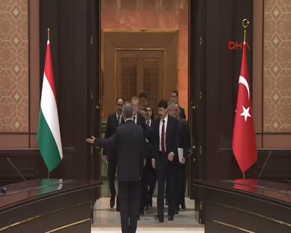 Macaristan Cumhurbaşkanı Ader Cumhurbaşkanlığı Sarayı'nda