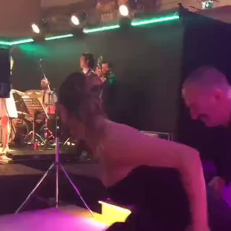 Cem Yılmaz ile Hülya Avşar'ın müthiş dansı