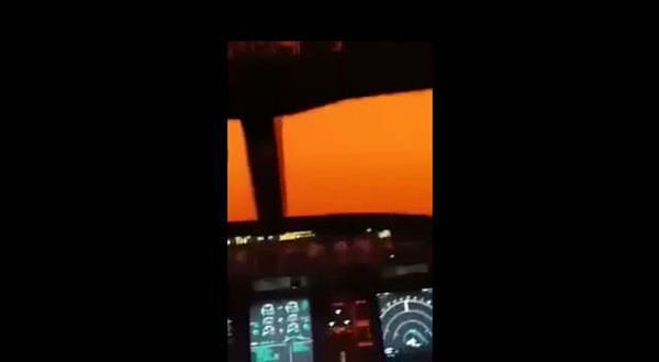 Pilot kabininden kum fırtınası