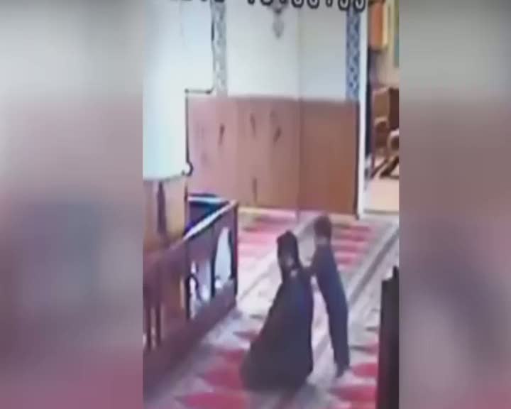 Yaramaz çocuğa baba şefkati