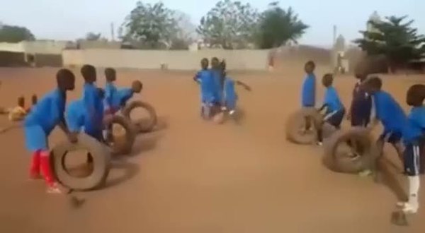 Afrika'da futbol eğitimi