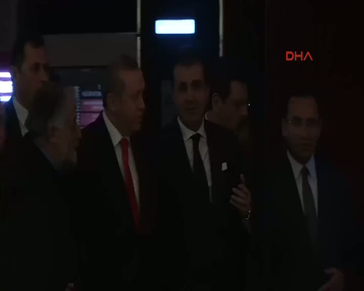 Erdoğan ve eşi Emine Erdoğan, 'Son Mektup' filmini izledi