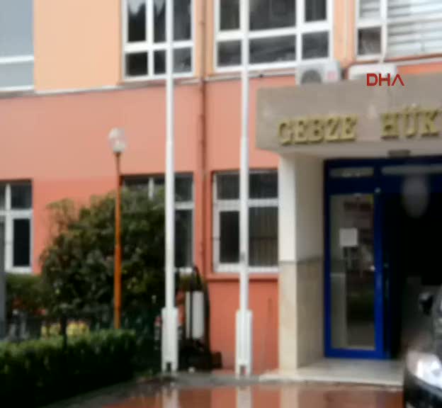 Gebze'de Atatürk Büstü'ne baltalı saldırı