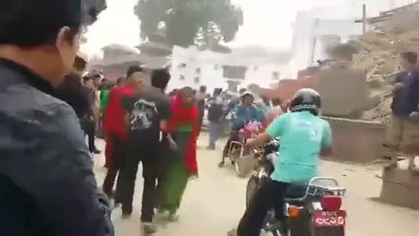 Nepal'de 7,9 büyüklüğünde deprem