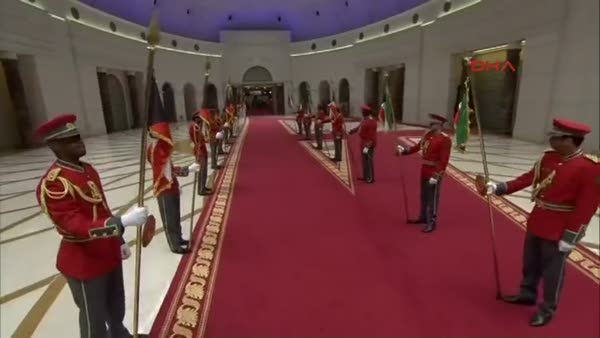 Cumhurbaşkanı Erdoğan, Kuveyt'te resmi törenle karşılandı