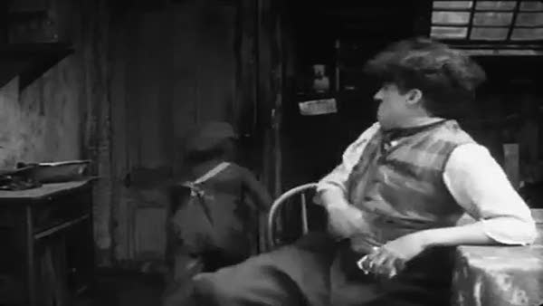 Charlie Chaplin - Yumurcak (1921)