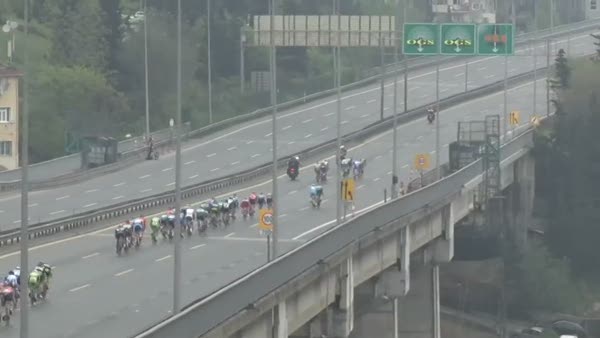Bisikletçiler Boğaz Köprüsü'nü geçti