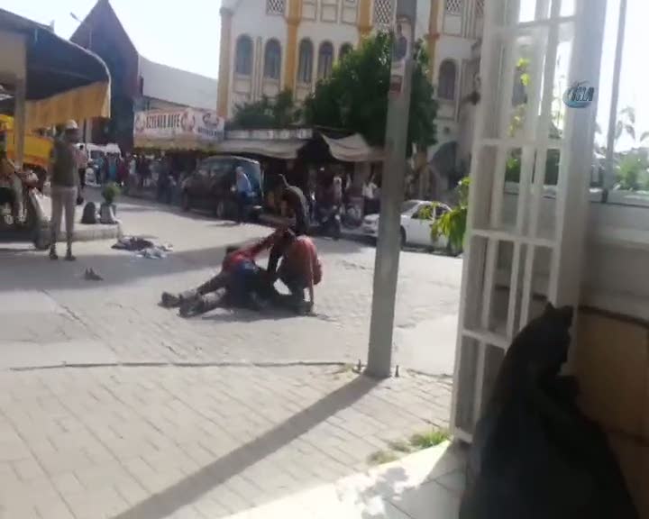 Çaldıklarını paylaşamayan uyuşturucu müptelaları bıçaklarını konuşturdu