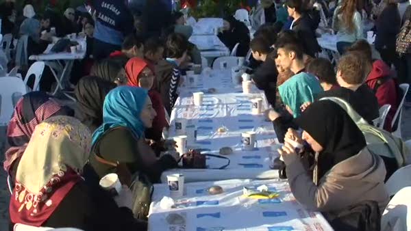 10 bin öğrenci Çanakkale Şehitliği'nde