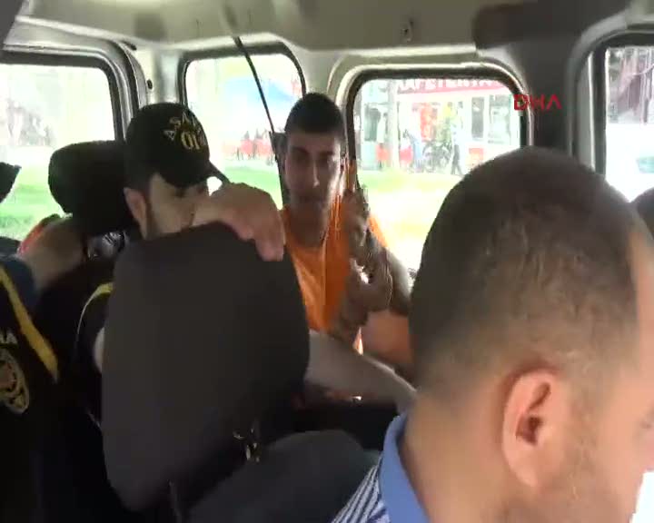 Cinayet zanlısını düğün gecesi gözaltına aldılar