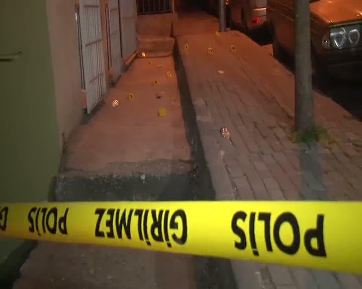 Para için annesiyle kardeşlerini vurdu