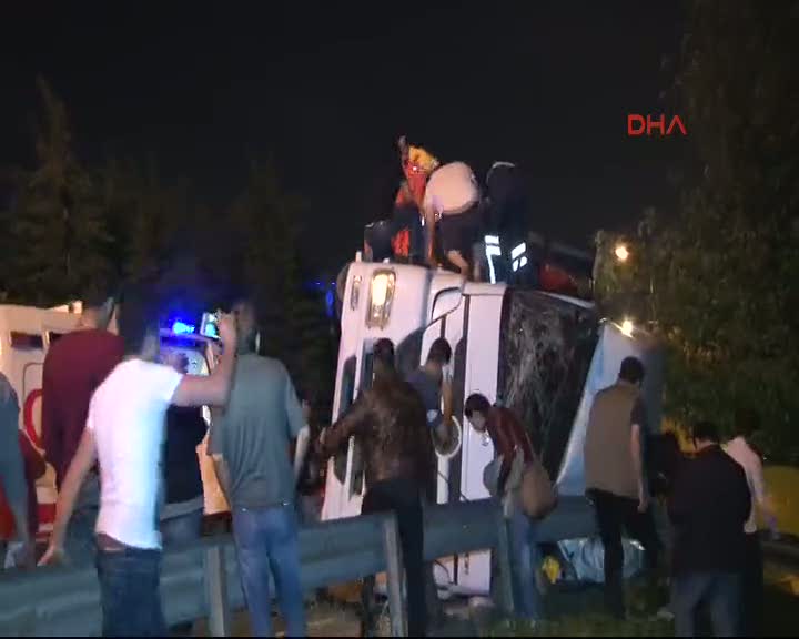 Yaralı sürücü böyle çıkarıldı