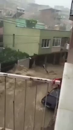 İzmir'deki felaketi gözler önüne seren görüntü