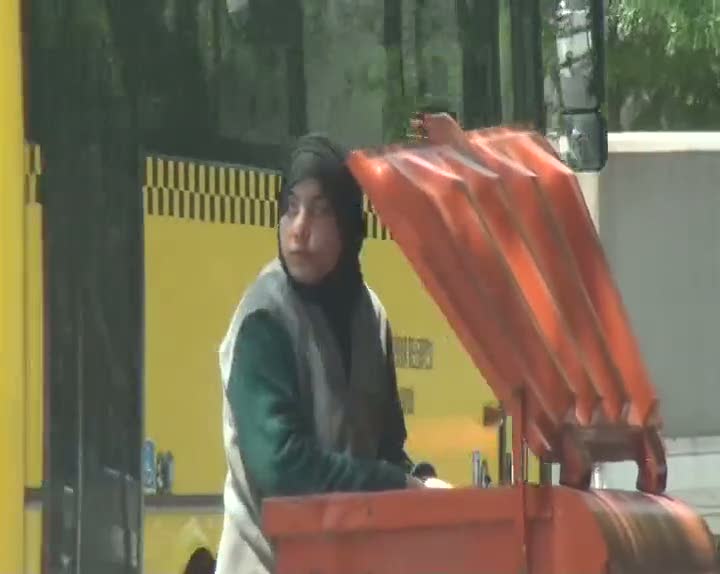 Dilencilik yöntemlerinde sınır tanımıyorlar