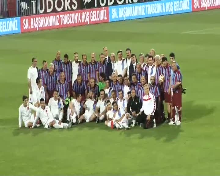 Başbakan Davutoğlu'ndan 3 gol 1 asist