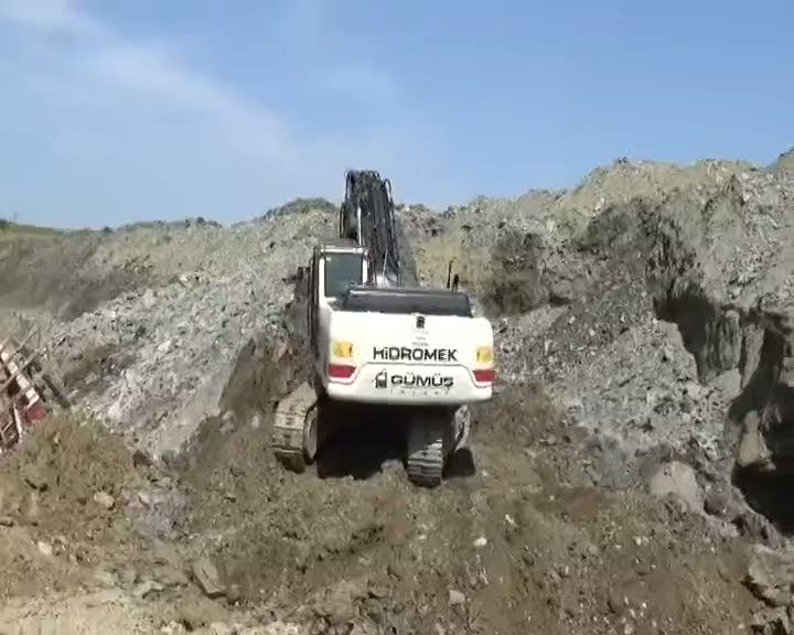 Göçük altındaki işçi kurtarılamadı