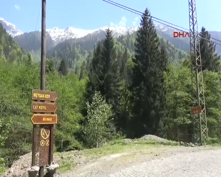 Köprüye kapı taktırıp kilitlediler