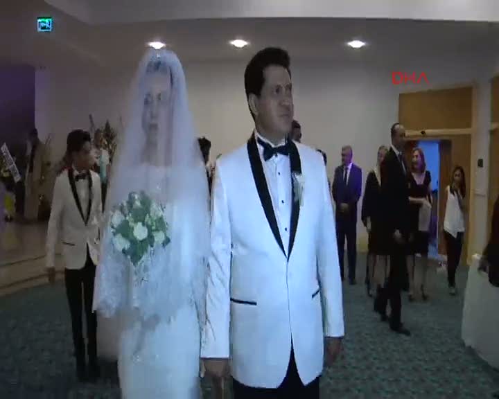 20 yıl önce ayrıldığı eşiyle yeniden evlendi