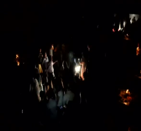 Otomobil farıyla düğün