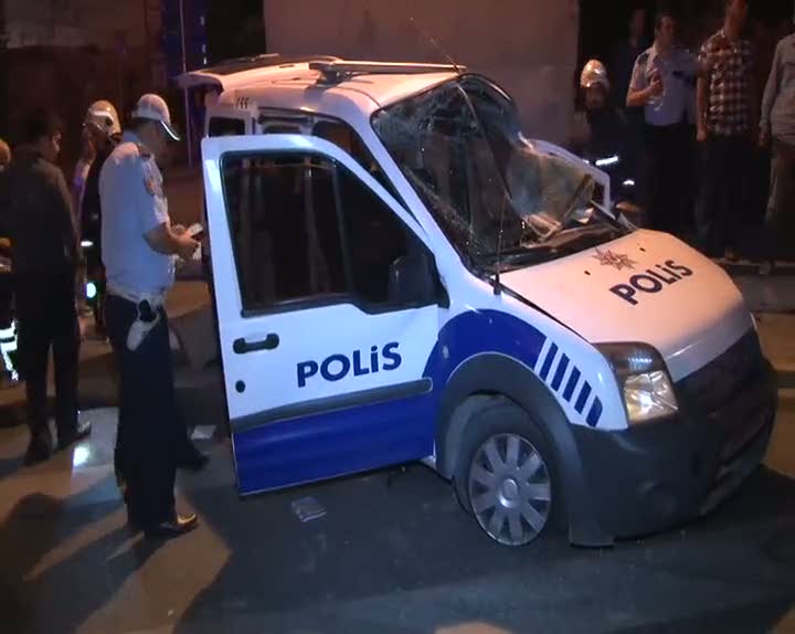 İstanbul'da polis aracı kaza yaptı