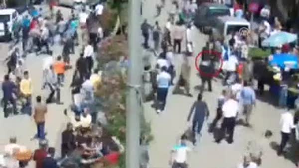 Siirt'te AK Parti'li kadınlara yapılan saldırı kameralara yansıdı