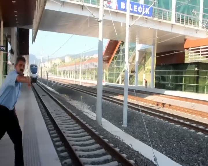 Yüksek Hızlı Tren Bilecik'te ilk yolcularını aldı