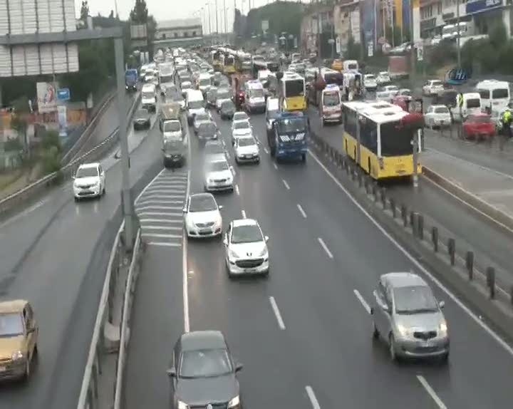 İstanbul'da metrobüs kazası: 10 yaralı