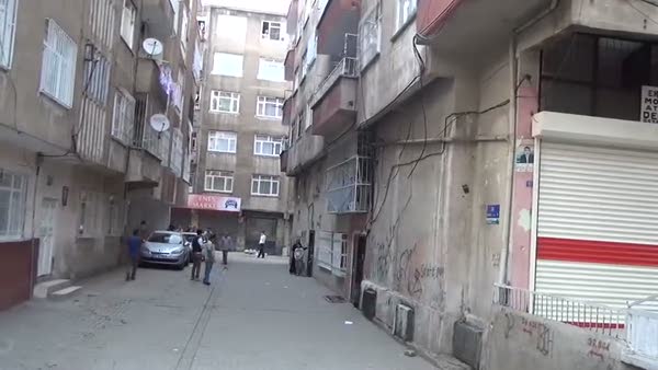 Diyarbakır'da olaylar durmuyor 1 ölü