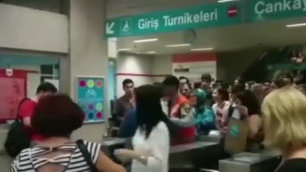 İzmir'de toplu ulaşım felç oldu