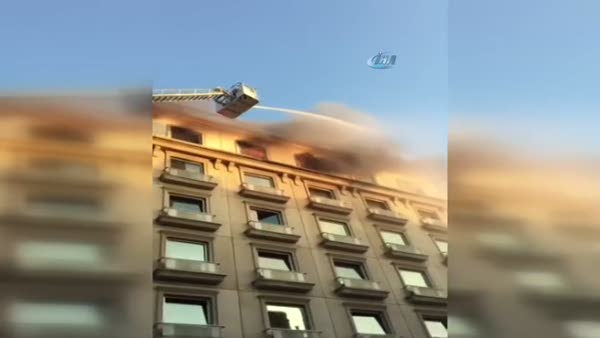 İstanbul'da otel yangını!