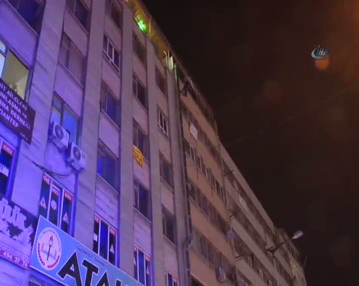 Bunalıma girdi 7'inci kattan atladı