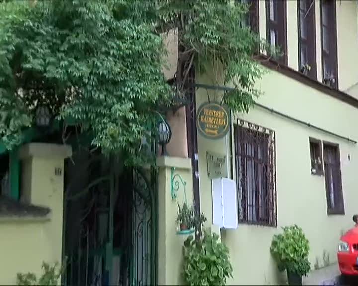 Bu evde türbe var