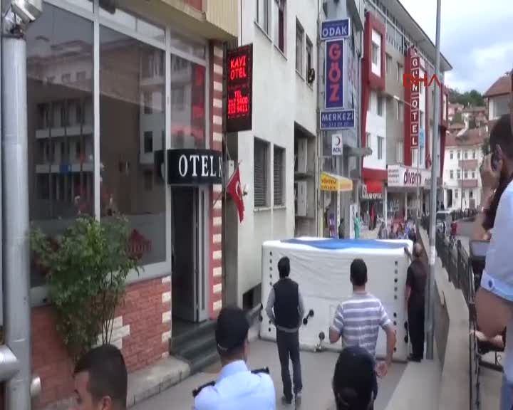Eşi terk edince intihara kalkıştı