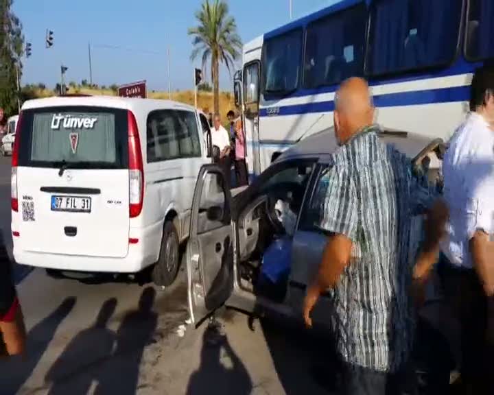 Zincirleme trafik kazası 1 ölü 7 yaralı