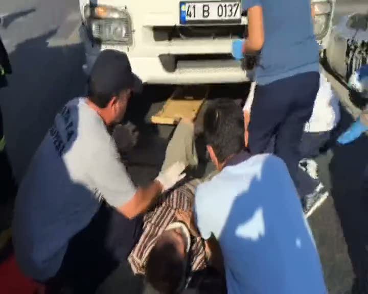 Turistlere kamyon çarptı 2 yaralı