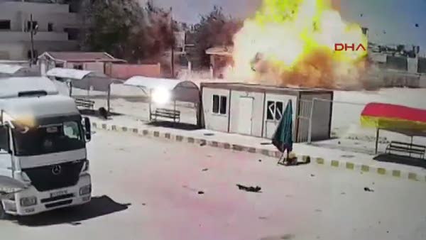 Kobani'deki patlama güvenlik kamerasında