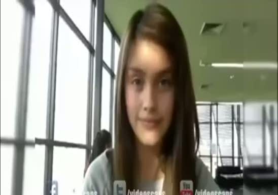 İki güzel kaş dansı performansı